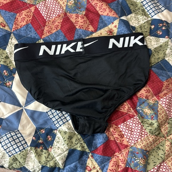 Nike brief - Picture 3 of 3